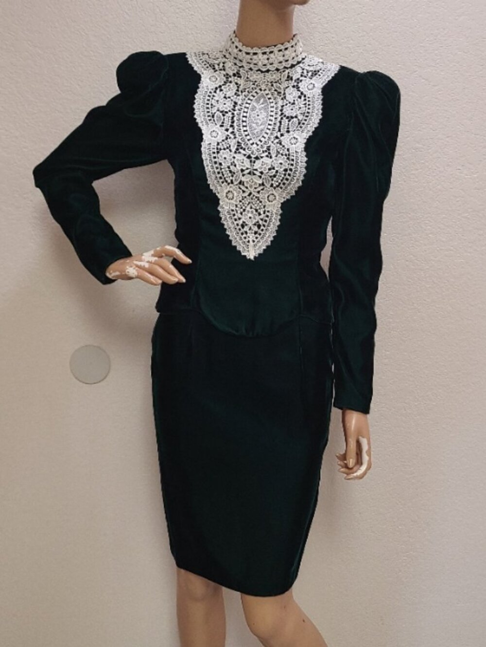 VINTAGE 80s JESSICA McCLINTOCK GUNNE SAX VELVET DRESS LACE TRIM MUTTON SLEEVE 3